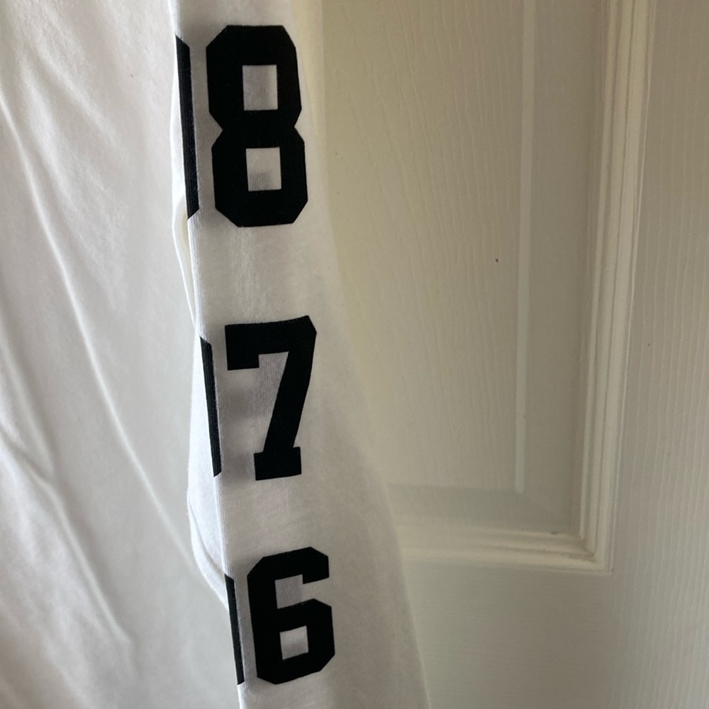 Air Jordan White Long Sleeve Shirt Size M - Picture 8 of 11